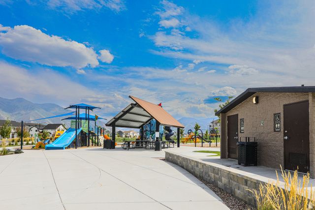 741 S HARRISON DR, Springville, UT 84663