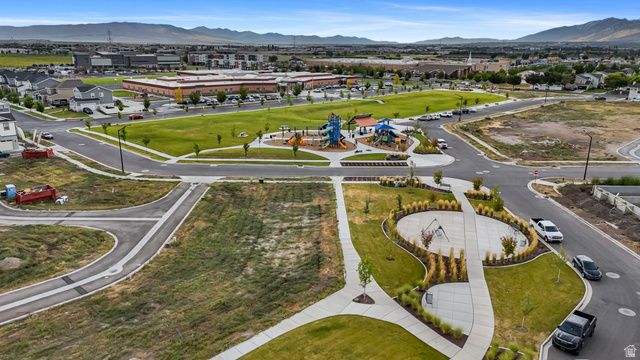 741 S HARRISON DR, Springville, UT 84663