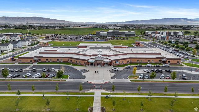 741 S HARRISON DR, Springville, UT 84663