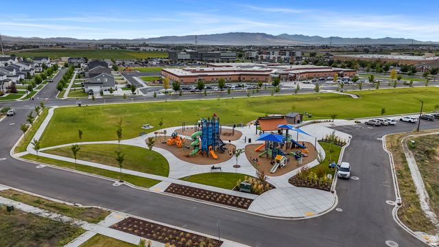 741 S HARRISON DR, Springville, UT 84663