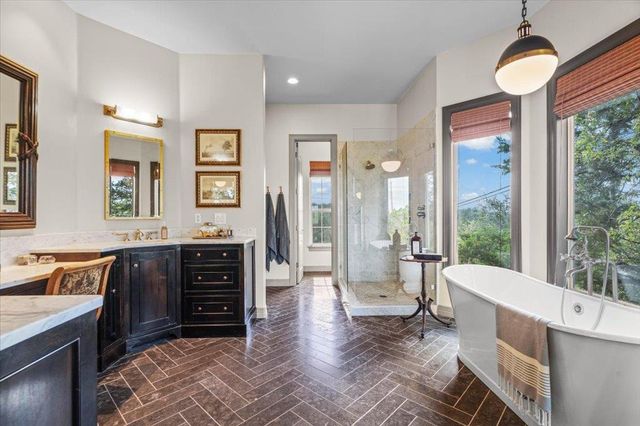 5201 Great Divide DR, Bee Cave, TX 78738