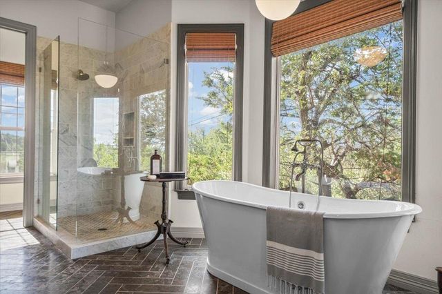 5201 Great Divide DR, Bee Cave, TX 78738