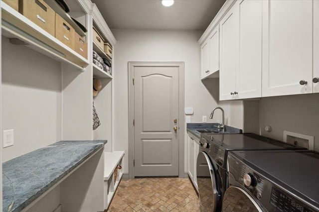 5201 Great Divide DR, Bee Cave, TX 78738