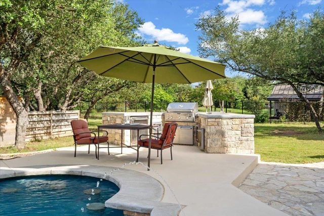 5201 Great Divide DR, Bee Cave, TX 78738