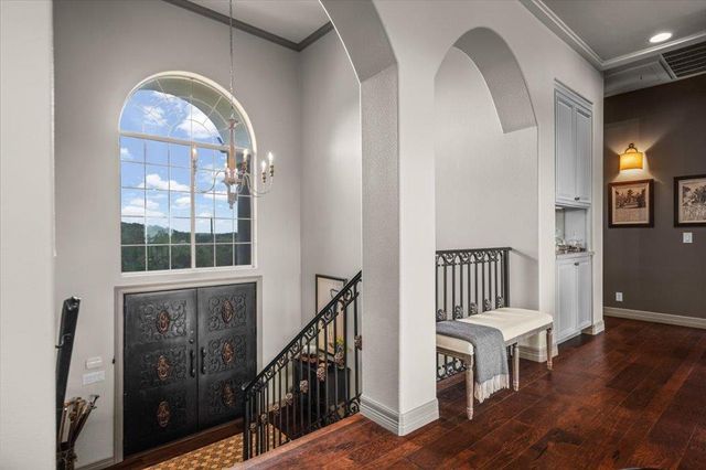 5201 Great Divide DR, Bee Cave, TX 78738