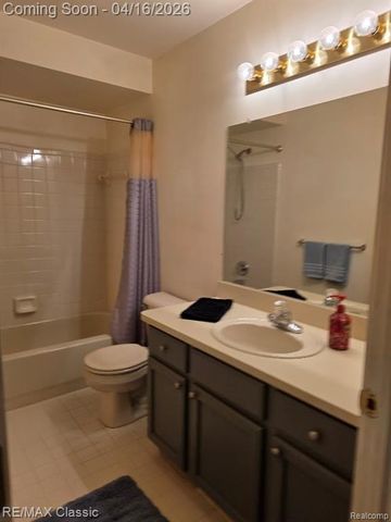 3909 Sunflower Lane, Warren, MI 48091