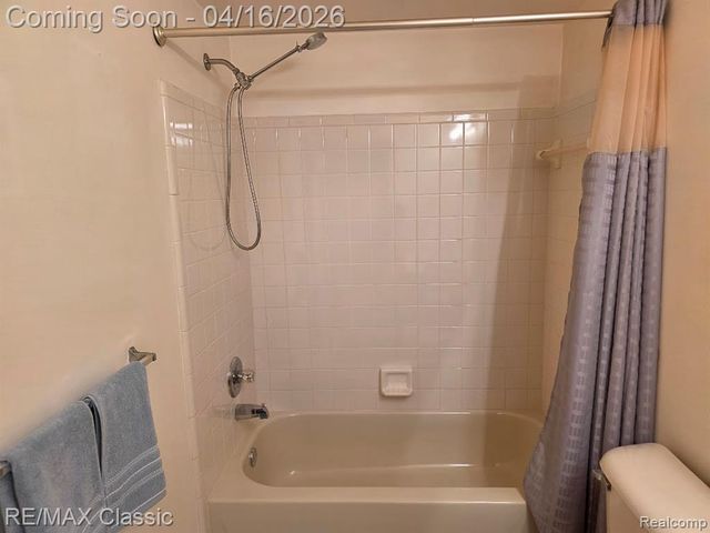 3909 Sunflower Lane, Warren, MI 48091