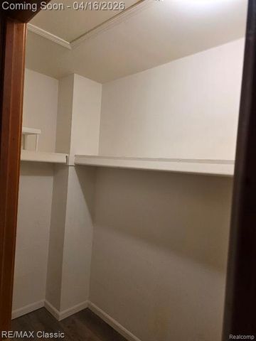 3909 Sunflower Lane, Warren, MI 48091