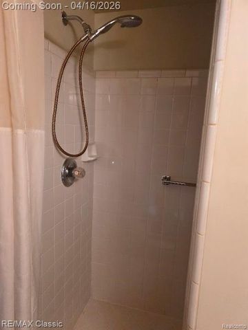 3909 Sunflower Lane, Warren, MI 48091