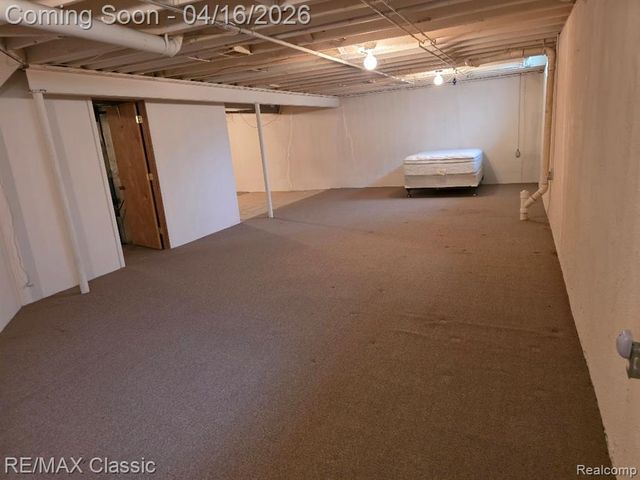 3909 Sunflower Lane, Warren, MI 48091