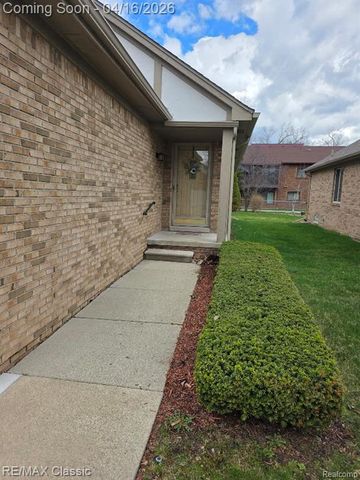 3909 Sunflower Lane, Warren, MI 48091