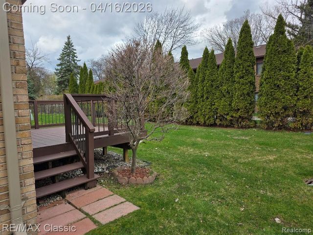 3909 Sunflower Lane, Warren, MI 48091