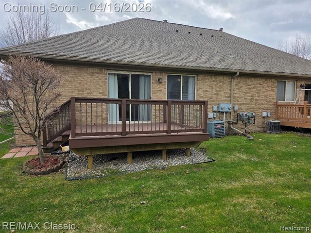 3909 Sunflower Lane, Warren, MI 48091