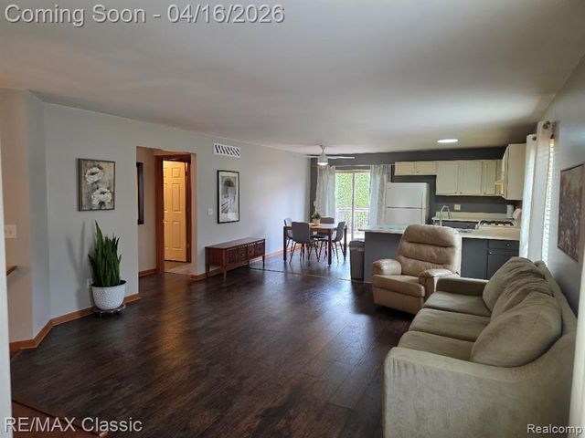 3909 Sunflower Lane, Warren, MI 48091