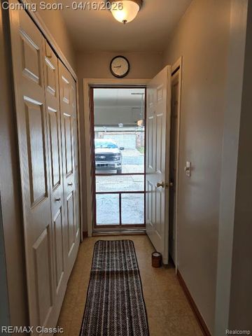 3909 Sunflower Lane, Warren, MI 48091