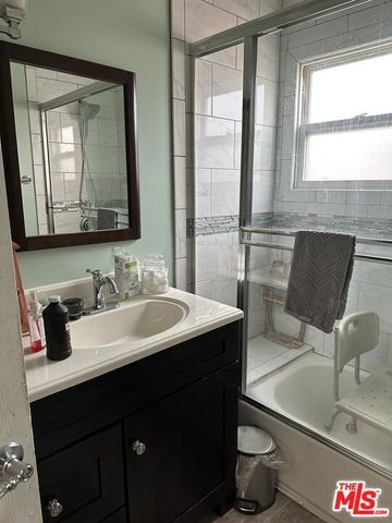 10515 S Manhattan Place, Los Angeles, CA 90047