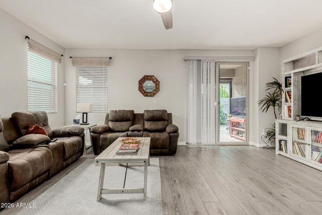 18597 W ROBIN Lane, Surprise, AZ 85387