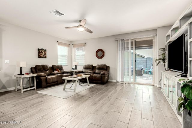 18597 W ROBIN Lane, Surprise, AZ 85387