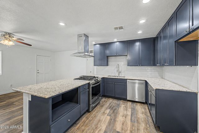 2801 E ANGELA Drive, Phoenix, AZ 85032