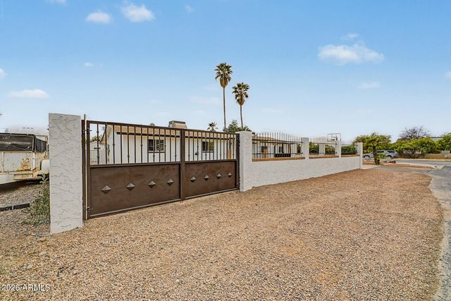 2801 E ANGELA Drive, Phoenix, AZ 85032