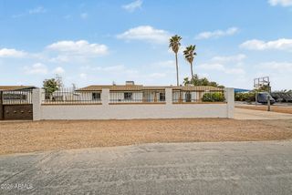 2801 E ANGELA Drive, Phoenix, AZ 85032