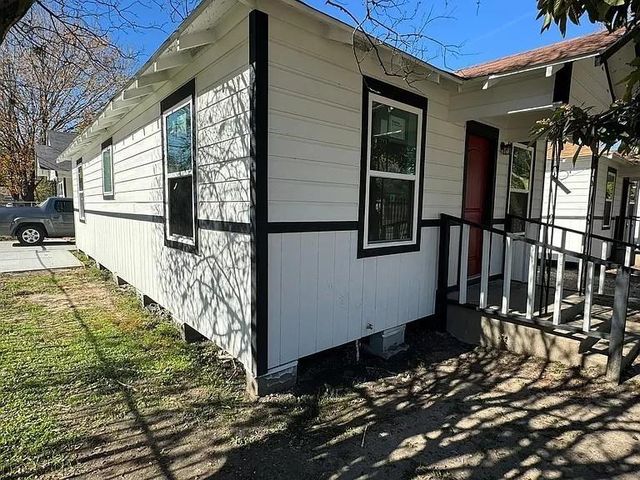 3903 Broyles, Houston, TX 77026