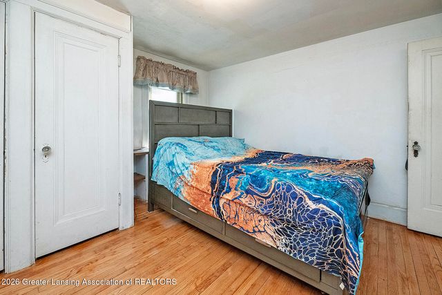 524 Everett Drive, Lansing, MI 48915