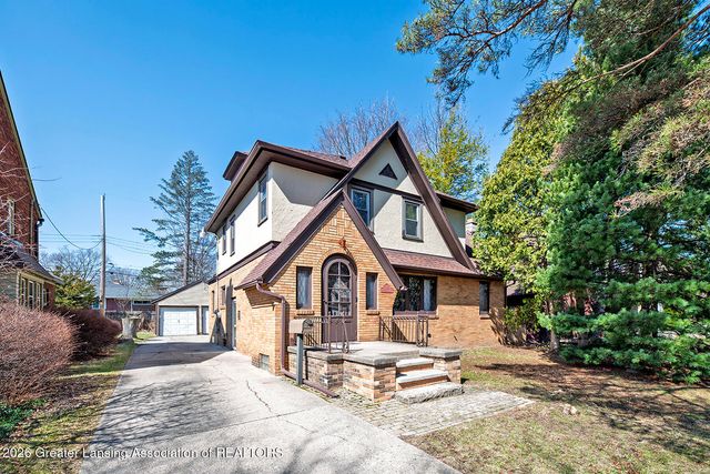 524 Everett Drive, Lansing, MI 48915