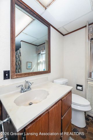 524 Everett Drive, Lansing, MI 48915