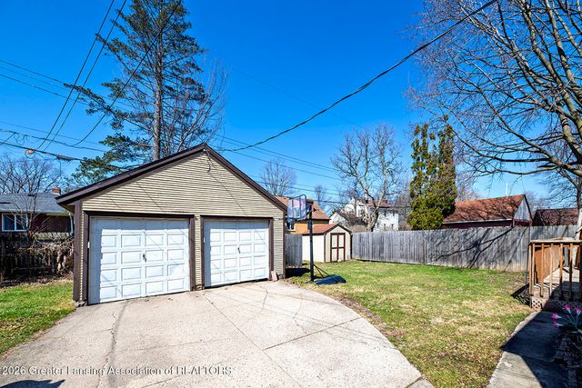 524 Everett Drive, Lansing, MI 48915