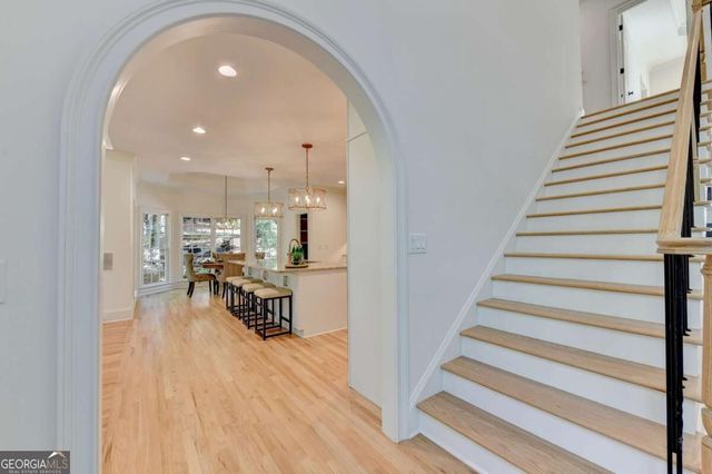 7060 Redcliff Court, Suwanee, GA 30024