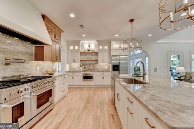 7060 Redcliff Court, Suwanee, GA 30024