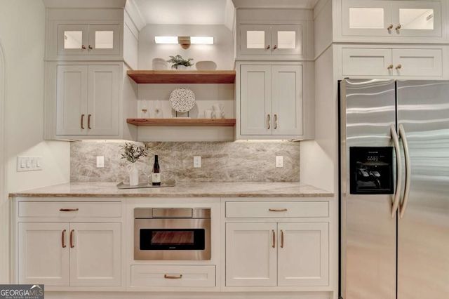 7060 Redcliff Court, Suwanee, GA 30024