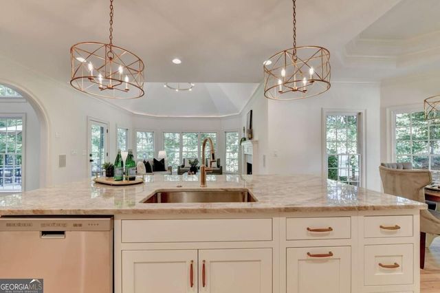 7060 Redcliff Court, Suwanee, GA 30024