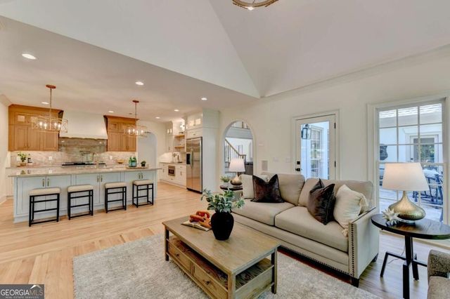 7060 Redcliff Court, Suwanee, GA 30024