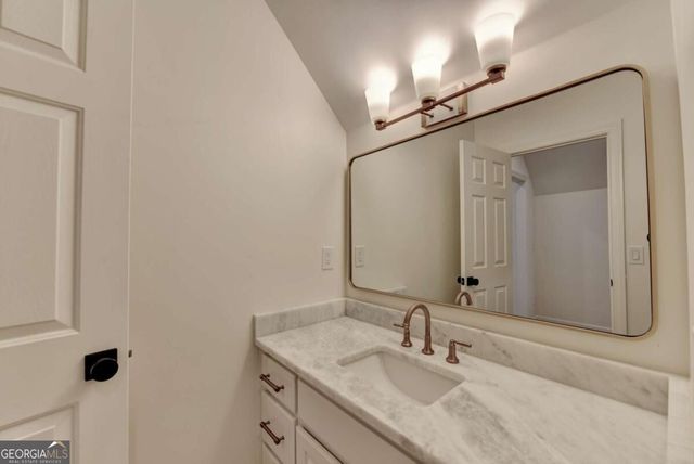 7060 Redcliff Court, Suwanee, GA 30024