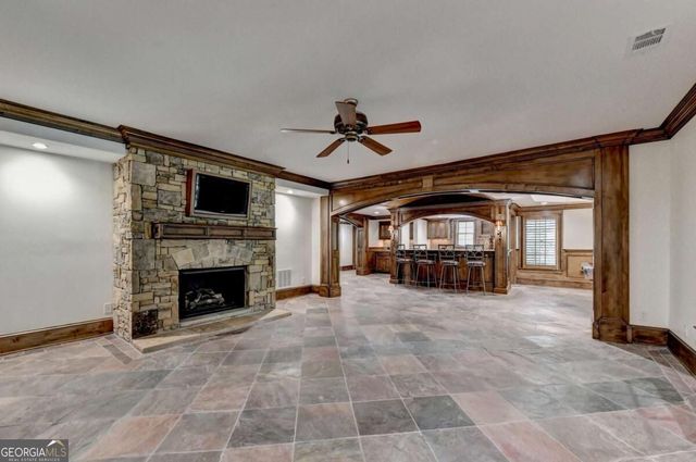 7060 Redcliff Court, Suwanee, GA 30024