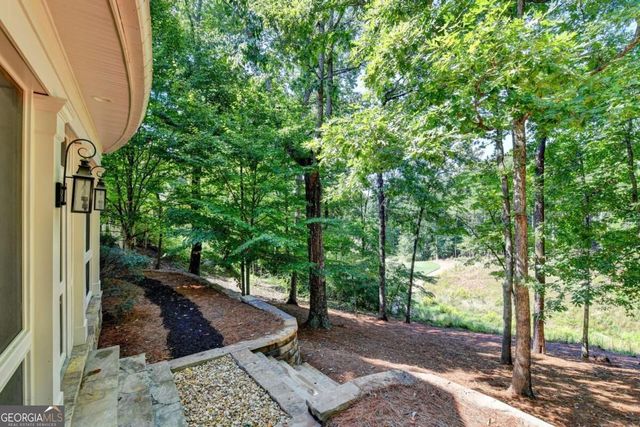 7060 Redcliff Court, Suwanee, GA 30024