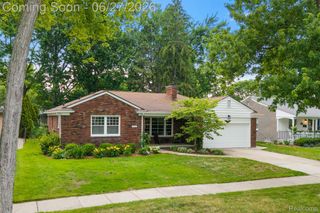 21235 River Road, Grosse Pointe Woods, MI 48236