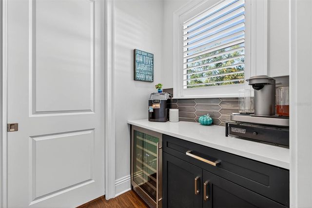 4015 W ZELAR STREET, Tampa, FL 33629