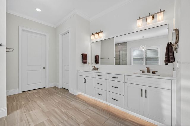 4015 W ZELAR STREET, Tampa, FL 33629