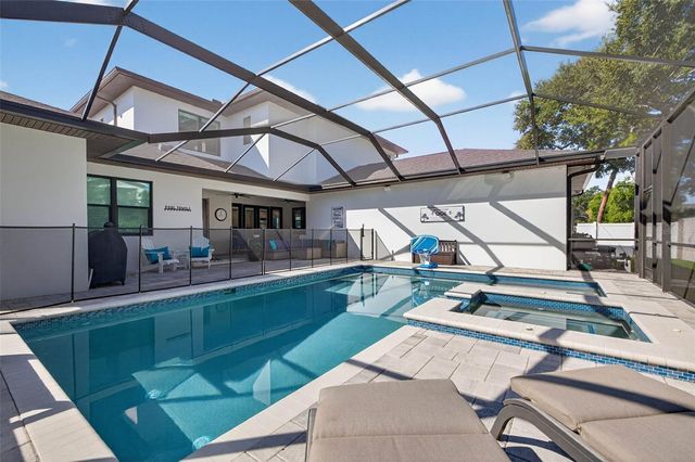 4015 W ZELAR STREET, Tampa, FL 33629