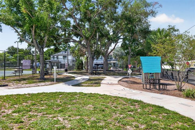 4015 W ZELAR STREET, Tampa, FL 33629