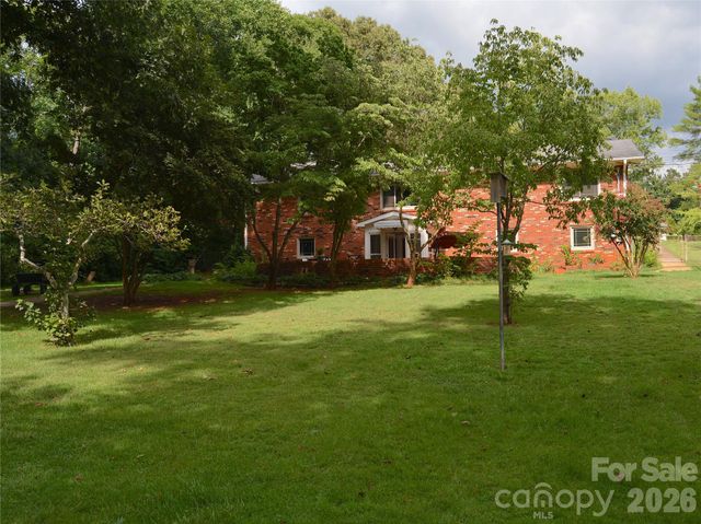 467 Forest Lake Road, Forest City, NC 28043
