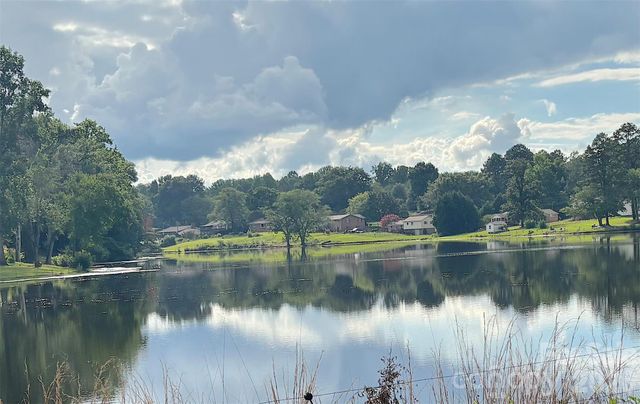 467 Forest Lake Road, Forest City, NC 28043