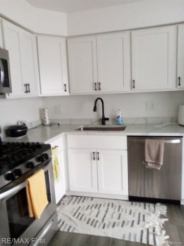 25311 Greenbrooke Drive, Southfield, MI 48033