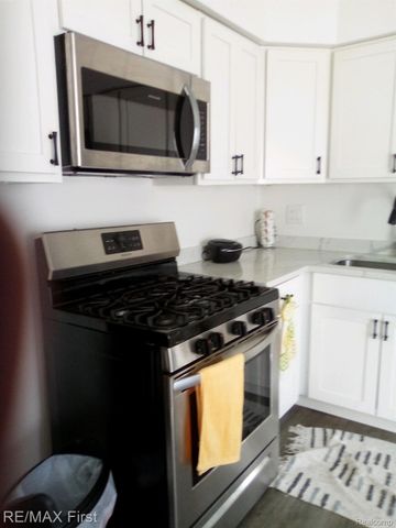 25311 Greenbrooke Drive, Southfield, MI 48033