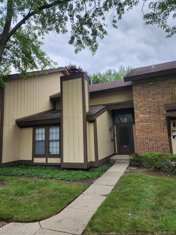 25311 Greenbrooke Drive, Southfield, MI 48033