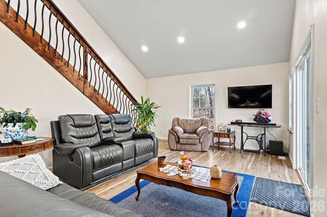 6051 Pointe West Lane, Vale, NC 28168