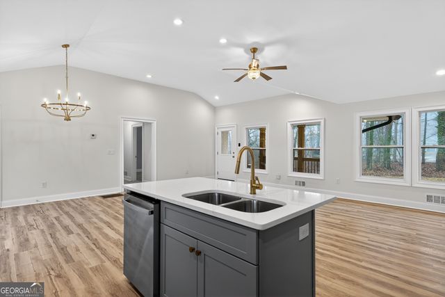 922 Linch Road, Senoia, GA 30276